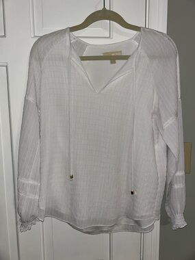 Michael Kors White Textured V-Neck boho with Gold Accents